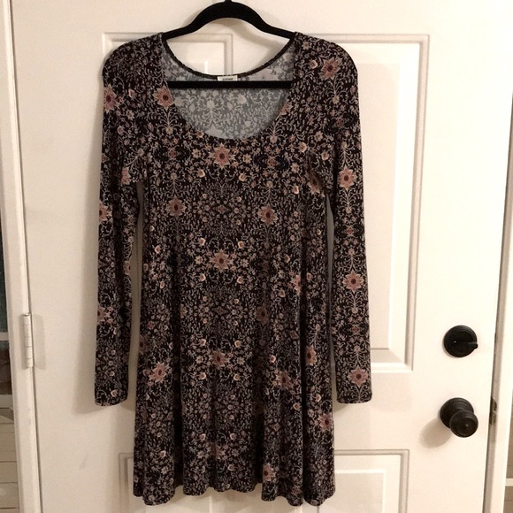 Garage Dress - Picture 1 of 3